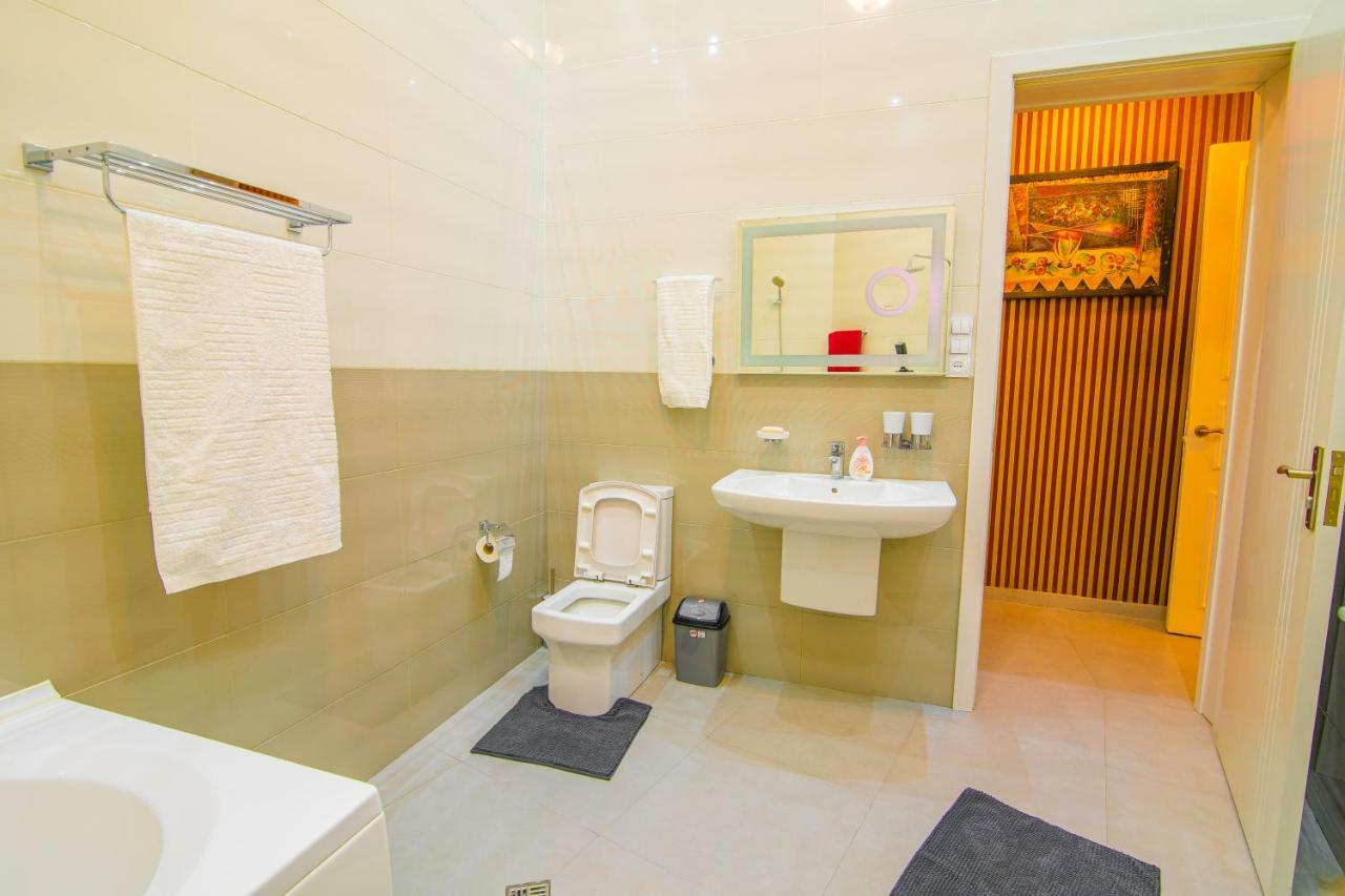 Solo Apartment In City Center Tiflis Exterior foto