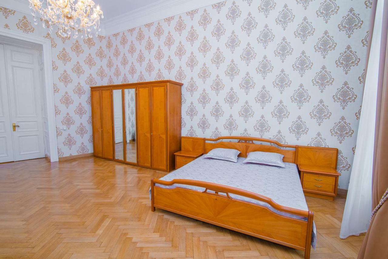 Solo Apartment In City Center Tiflis Exterior foto